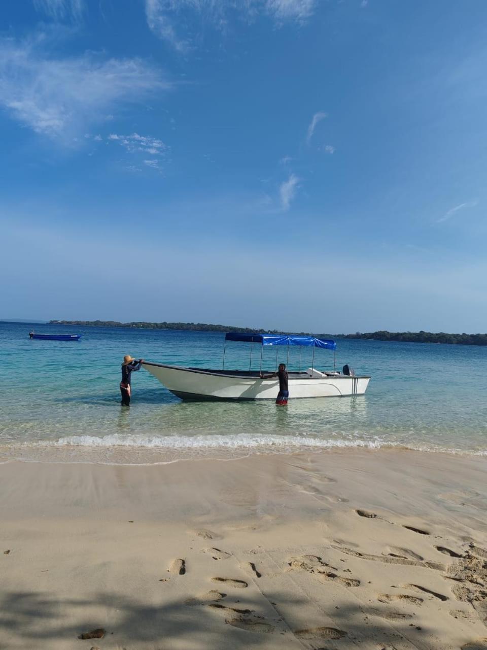 Sonny Island Resort Cabanas Frente Al Mar Punta Bajo Rico Ngoại thất bức ảnh