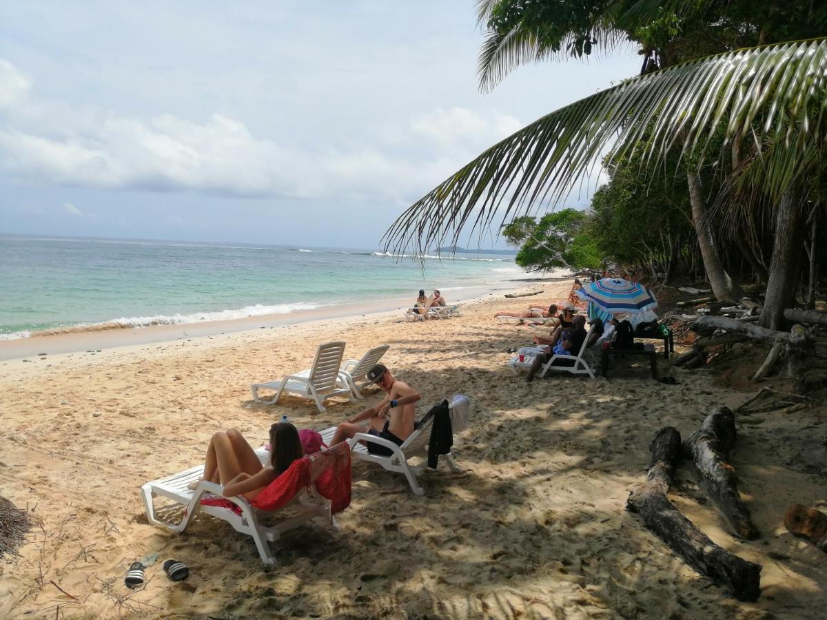 Sonny Island Resort Cabanas Frente Al Mar Punta Bajo Rico Ngoại thất bức ảnh